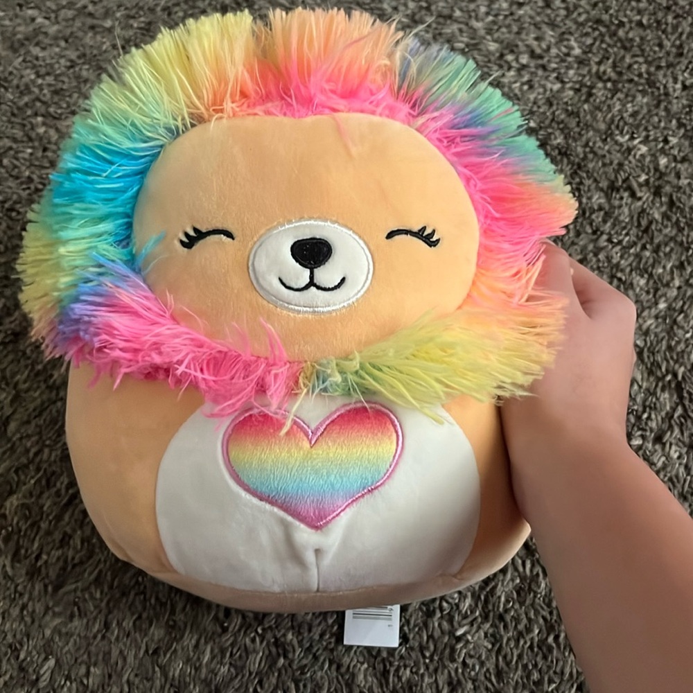 Lion squishmallow.